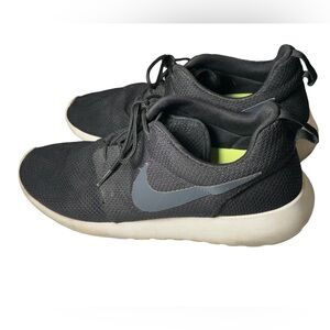 Nice Nike Better World Roshe Black on Black Running Shoes Men’s 11